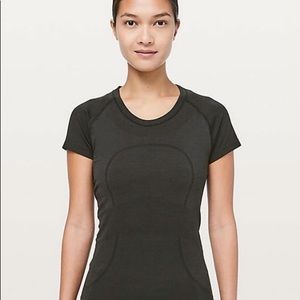 Lululemon Black Swiftly Tech Top Size 6